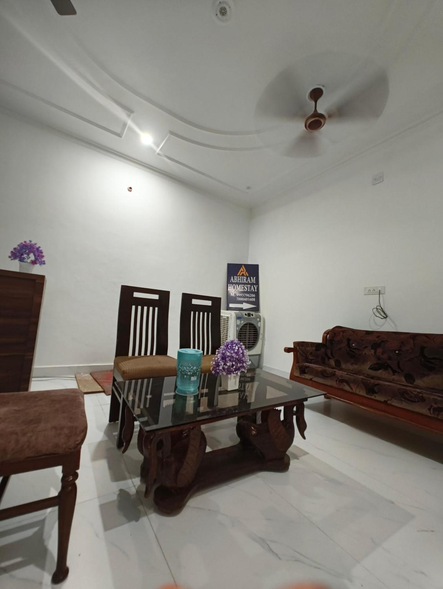 Abhiram Homestay Khajurāho Esterno foto